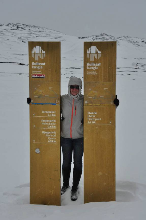 Placas informativas sobre trilhas ao redor de Ilulissat, na Groelândia